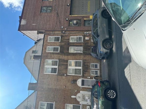 710 E 211th Street, Bronx NY 10467