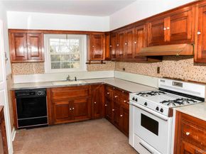 138 Chestnut Street, Lynbrook NY 11563