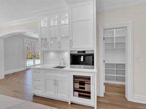 541 Split Rock Road, Syosset NY 11791