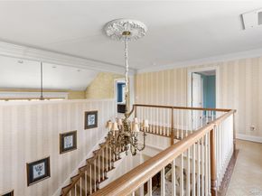 14 Meadow Lane, Manhasset NY 11030
