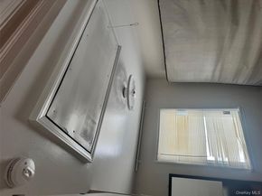 80 Earl Street, Deer Park NY 11729