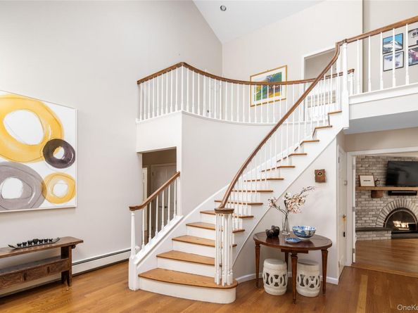 16 Carolyn Place, Armonk NY 10504