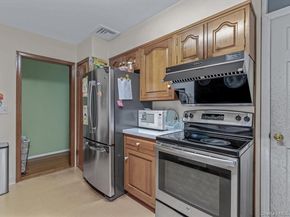 25 Lawrence Street, New Hyde Park NY 11040