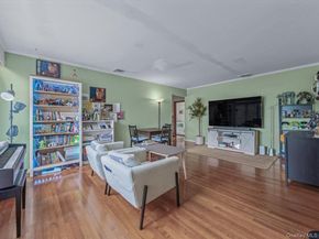 25 Lawrence Street, New Hyde Park NY 11040