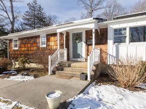 49 Lexington Avenue, Smithtown NY 11787