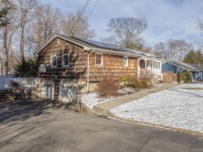 49 Lexington Avenue, Smithtown NY 11787