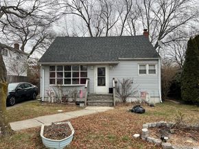 25 Gores Drive, Mastic NY 11950