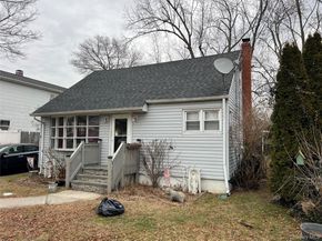 25 Gores Drive, Mastic NY 11950