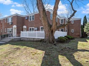 224-38 Kingsbury Ave A, Bayside NY 11364