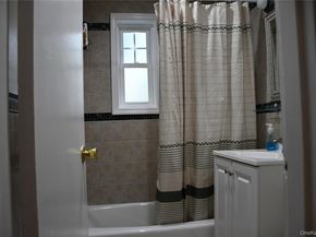 224-38 Kingsbury Ave A, Bayside NY 11364