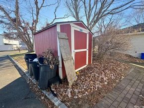 11 Tell Avenue, Deer Park NY 11729