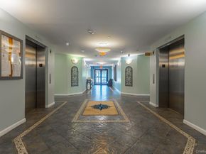 55 Clinton Avenue 403, Rockville Centre NY 11570