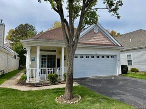 530 Leisure Drive, Ridge NY 11961