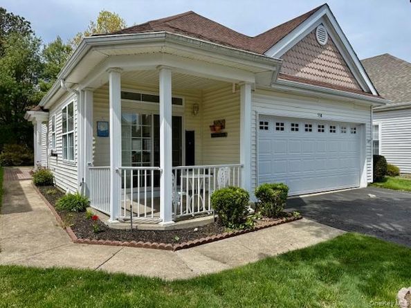 530 Leisure Drive, Ridge NY 11961