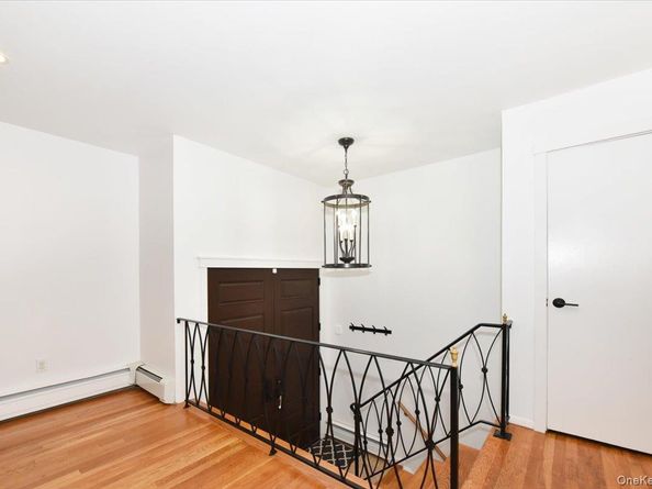 18 Cumberland Street, Rockville Centre NY 11570