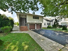18 Cumberland Street, Rockville Centre NY 11570