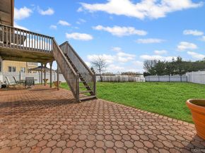 4068 Darby Lane, Seaford NY 11783