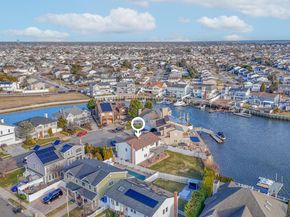 4068 Darby Lane, Seaford NY 11783