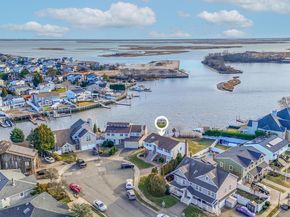 4068 Darby Lane, Seaford NY 11783