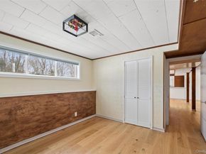 21 Amboy Road, Oakdale NY 11769