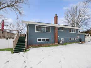 21 Amboy Road, Oakdale NY 11769