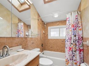 21 Amboy Road, Oakdale NY 11769