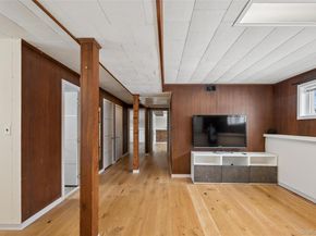 21 Amboy Road, Oakdale NY 11769