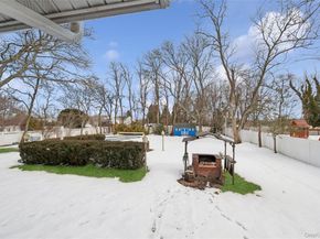 21 Amboy Road, Oakdale NY 11769