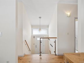 21 Amboy Road, Oakdale NY 11769