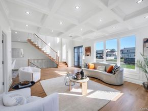 8 Table Lane, Hicksville NY 11801