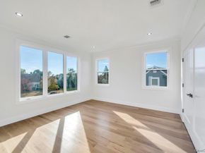 8 Table Lane, Hicksville NY 11801