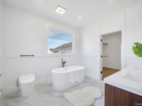 8 Table Lane, Hicksville NY 11801