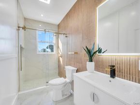 8 Table Lane, Hicksville NY 11801