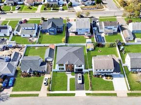 8 Table Lane, Hicksville NY 11801