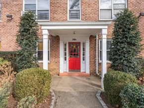 781 Palmer Road 2D, Bronxville NY 10708