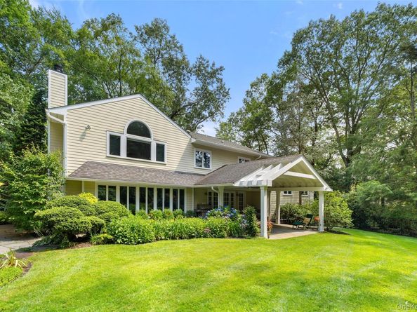 110 Round Hill Road, Scarsdale NY 10583