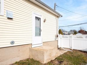 385 Beacon Avenue, Lindenhurst NY 11757