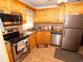 385 Beacon Avenue, Lindenhurst NY 11757