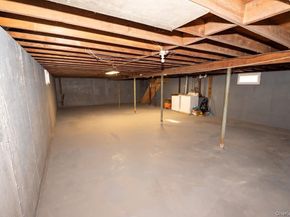 385 Beacon Avenue, Lindenhurst NY 11757