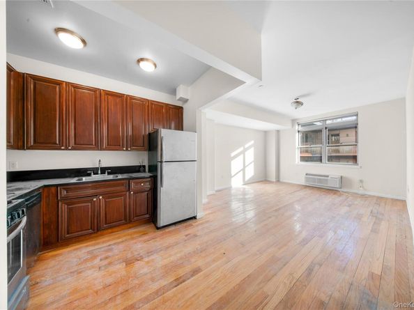 14-34 110th Street 5C, College Point NY 11356