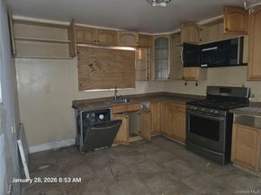 326 Roberts Avenue, Yonkers NY 10703