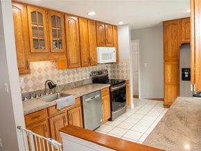 160 Pennsylvania Avenue, Medford NY 11763