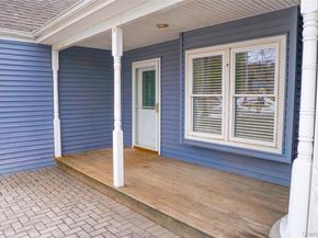 160 Pennsylvania Avenue, Medford NY 11763