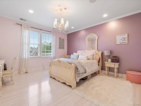 44 Legends Circle, Melville NY 11747