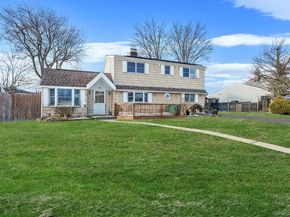 68 Coppersmith Road, Levittown NY 11756