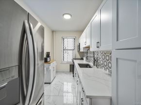 2187 Holland Avenue 4G, Bronx NY 10462