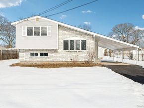 17 Laurie Road, Brentwood NY 11717