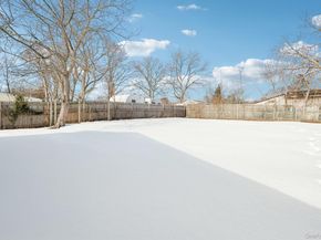 17 Laurie Road, Brentwood NY 11717