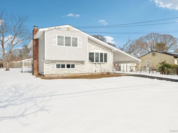 17 Laurie Road, Brentwood NY 11717