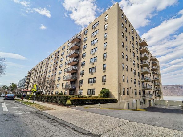 1085 Warburton Avenue 316, Yonkers NY 10701